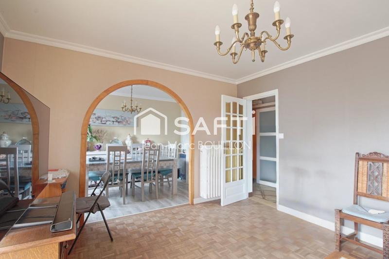 Maison - 95 m² - 5 pièces