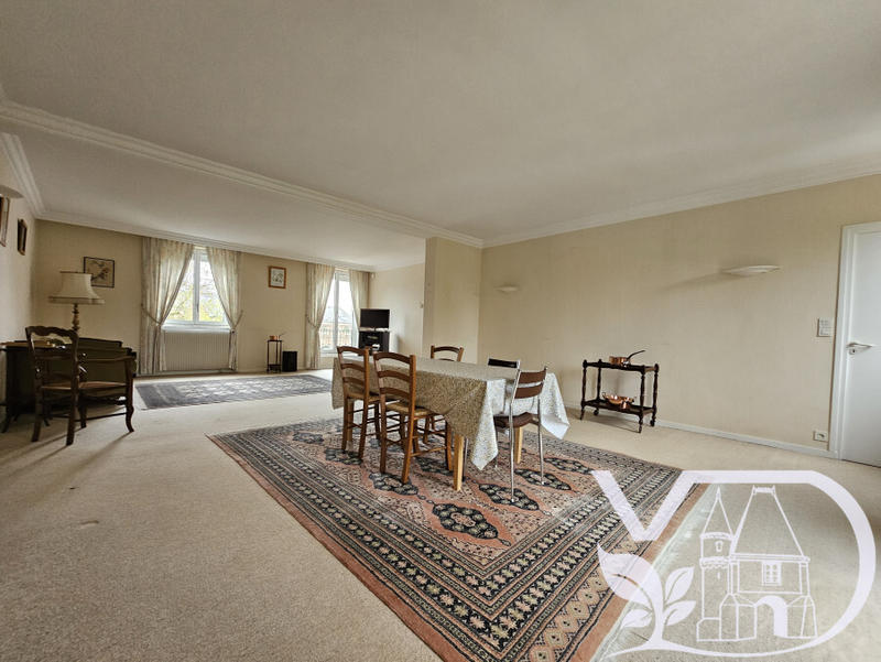 Maison - 280 m² - 6 pièces