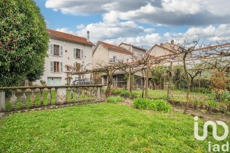 Maison - 214 m² - 6 pièces