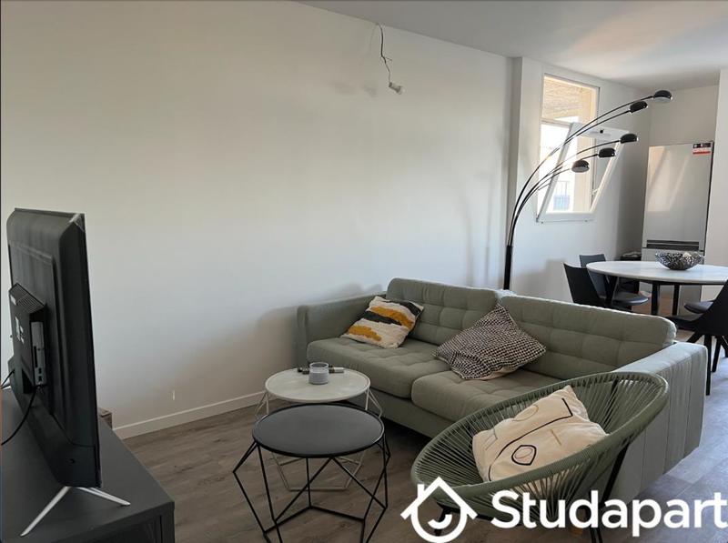 Chambre - 11 m² - 1 pièce