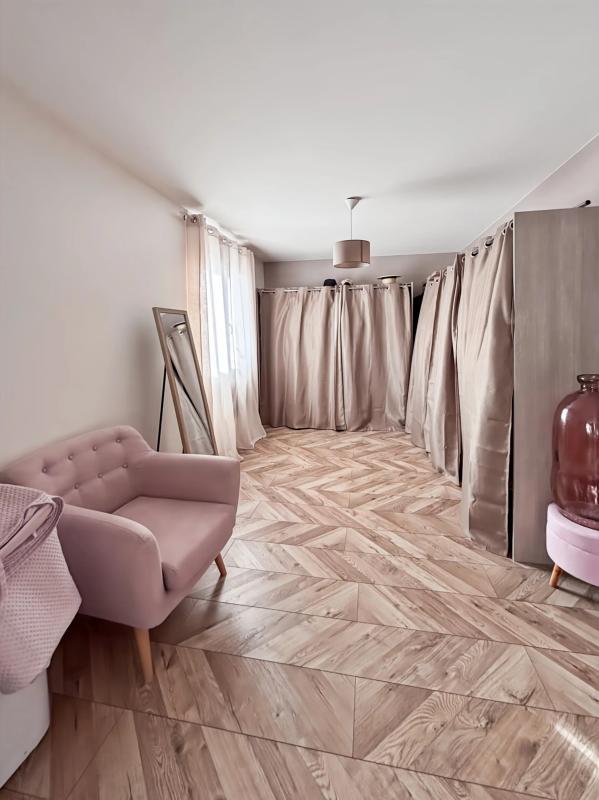 Maison - 209 m² - 8 pièces