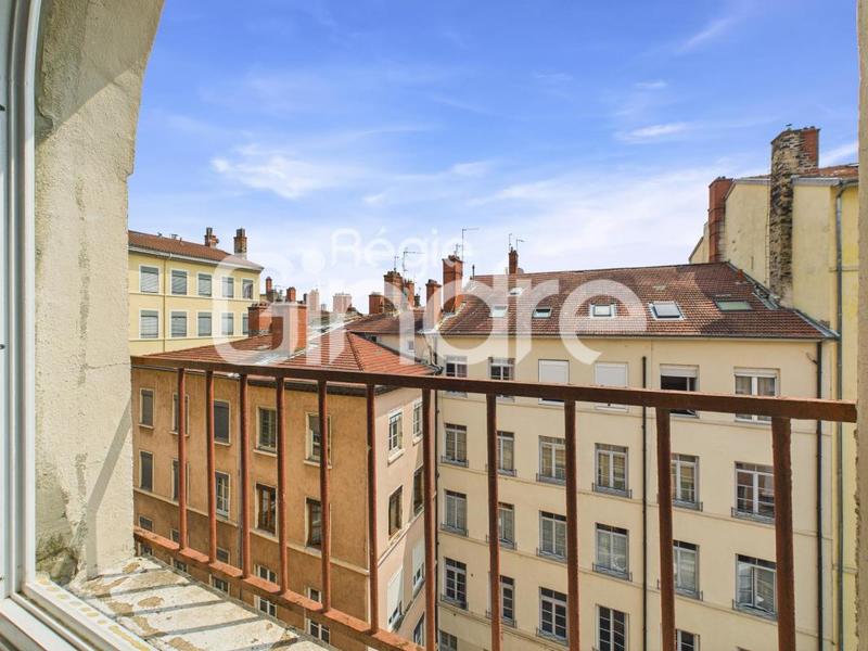 Appartement - 99 m² - 4 pièces