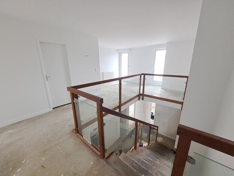 Maison contemporaine - 187 m² - 7 pièces