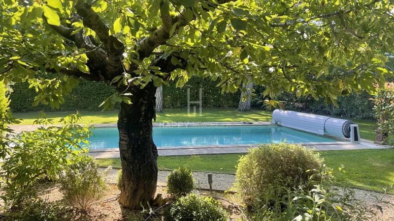 Maison - 195 m² - 6 pièces