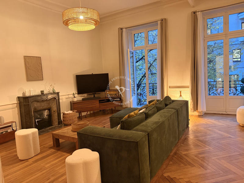 Appartement - 130 m² - 5 pièces