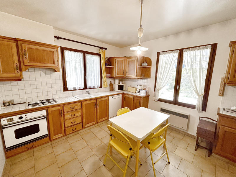 Villa - 180 m² - 8 pièces