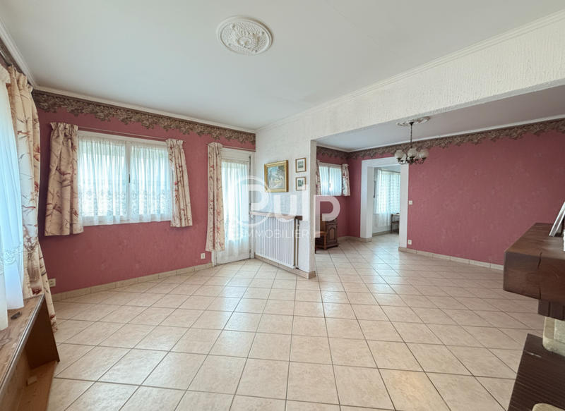 Maison - 95 m² - 5 pièces