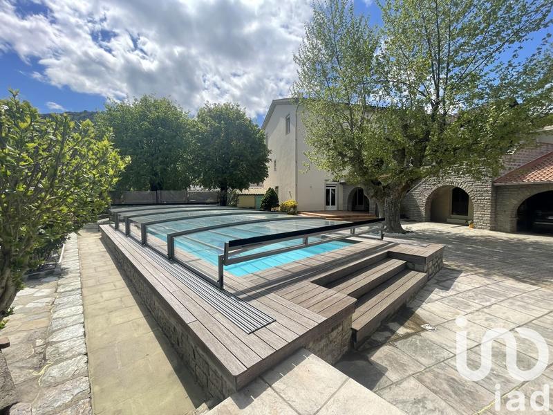 Maison - 335 m² - 9 pièces