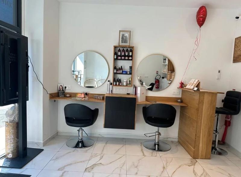 Beauté / Bien-être - 42 m² - 2 pièces