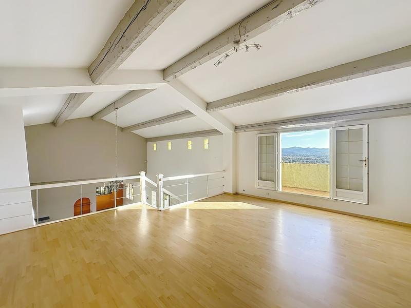 Villa - 200 m² - 6 pièces