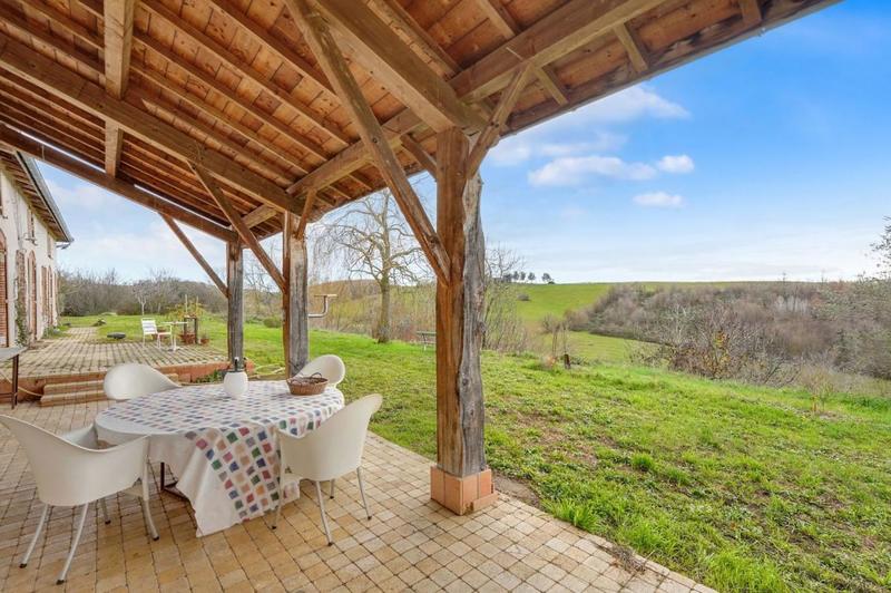 Propriété - 420 m² - 8 pièces