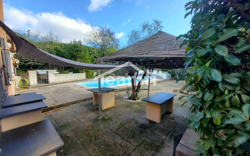 Villa - 183 m² - 6 pièces