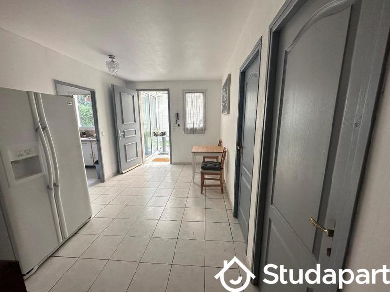 Chambre - 14 m² - 1 pièce