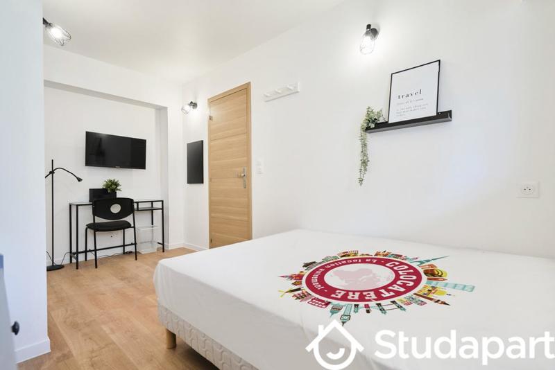 Chambre - 11 m² - 1 pièce