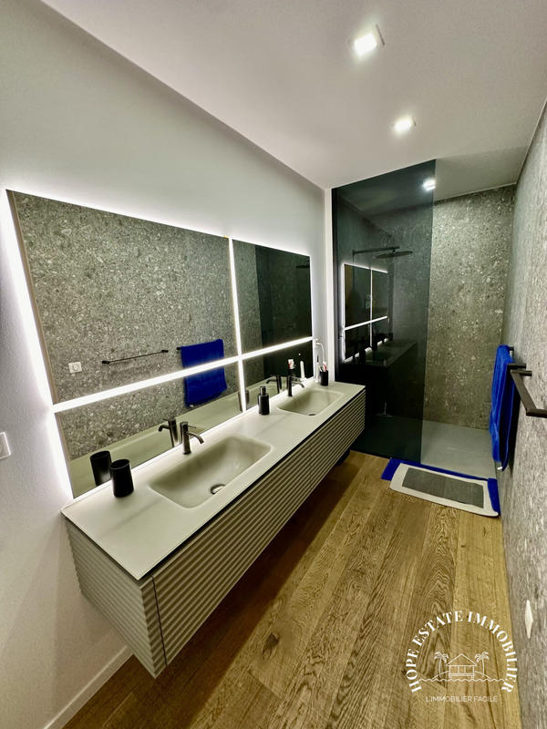 Local d'activités - 755 m²