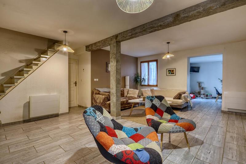 Pavillon - 140 m² - 7 pièces