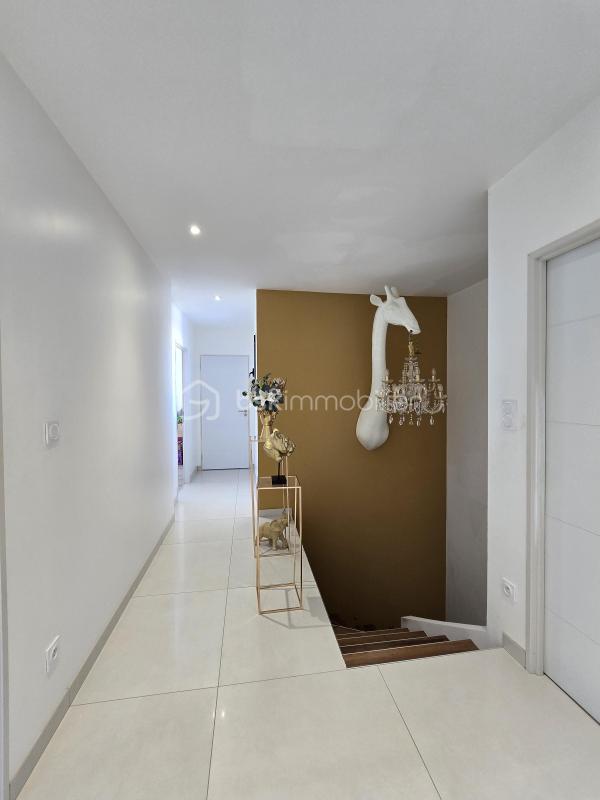 Villa - 225 m² - 10 pièces