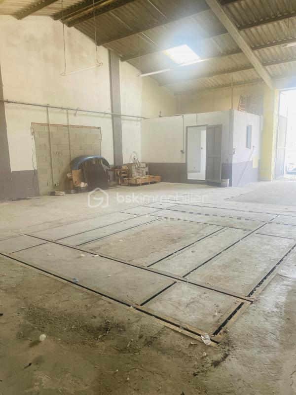 Local commercial - 150 m² - 2 pièces