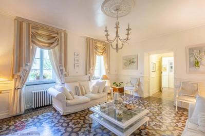 Maison de maîtres - 276 m² - 9 pièces