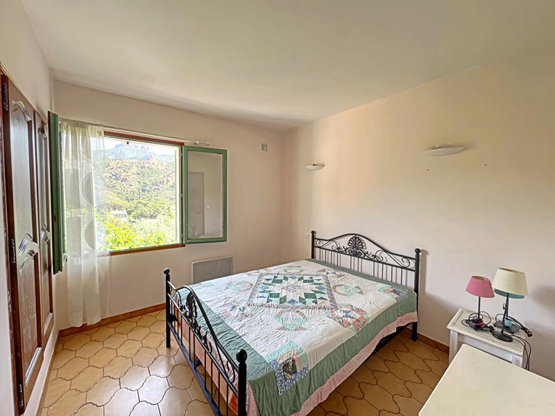 Maison - 230 m² - 10 pièces