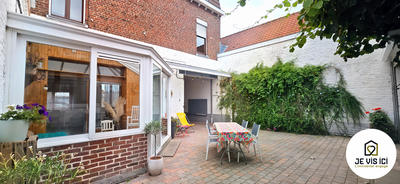 Maison - 230 m² - 10 pièces