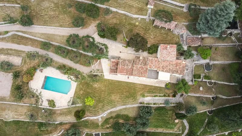 Villa - 270 m² - 7 pièces