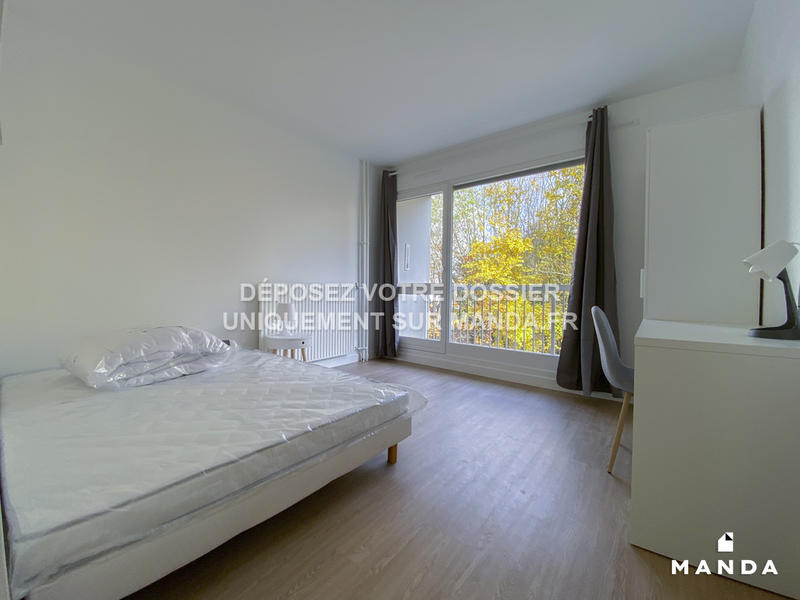 Chambre - 10 m² - 6 pièces