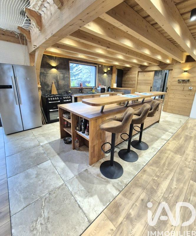 Maison - 180 m² - 5 pièces