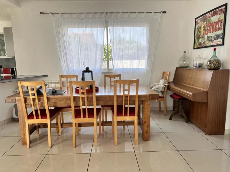 Maison - 180 m² - 8 pièces