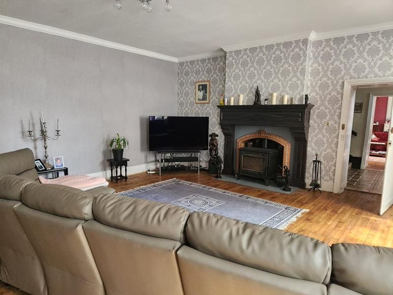 Maison chambre d'hôtes - 446 m² - 13 pièces