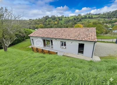 Maison - 80 m² - 4 pièces