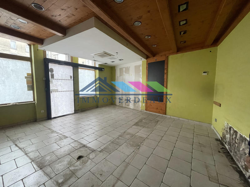 Local commercial - 166 m² - 6 pièces