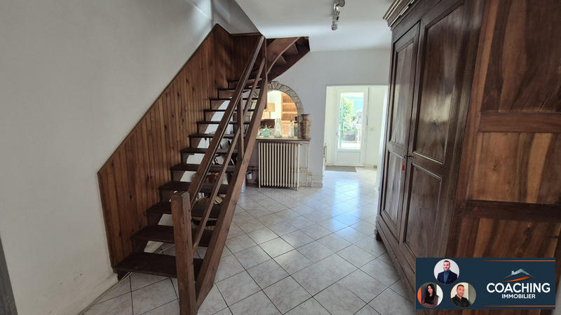 Maison - 223 m² - 8 pièces