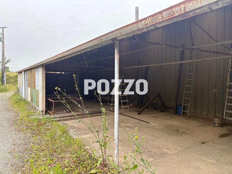 Local d'activité / Entrepôt - 1 700 m² - 5 pièces