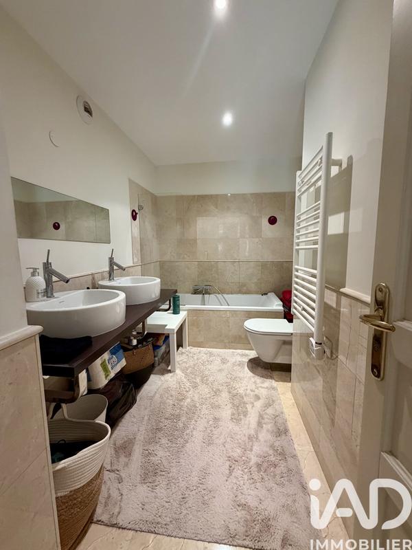 Appartement - 80 m² - 3 pièces