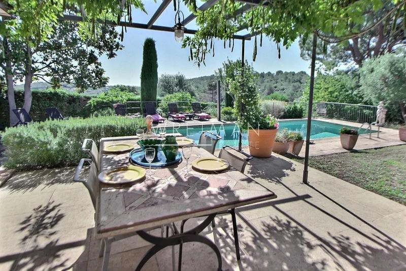 Maison - 146 m² - 7 pièces