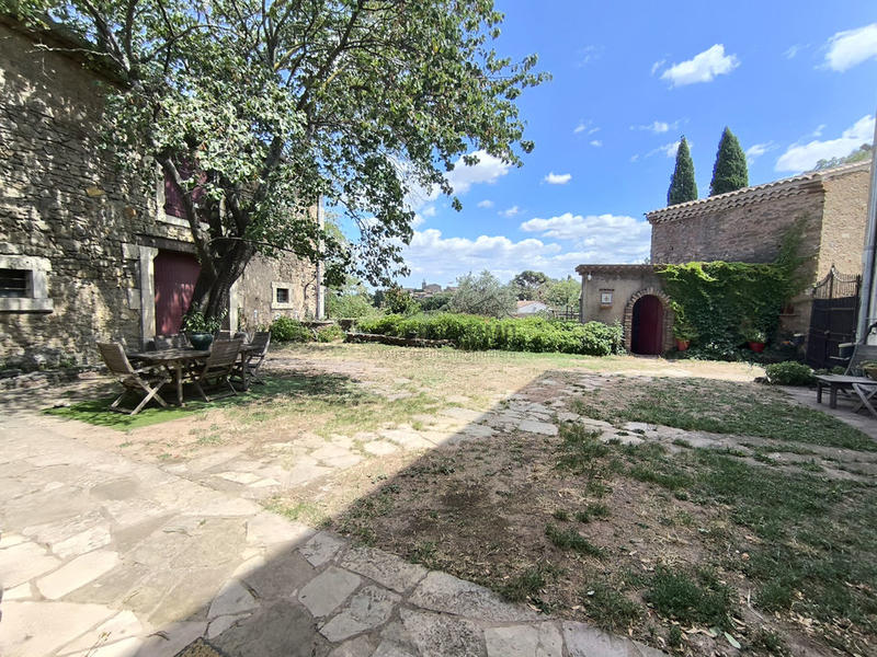 Propriété - 420 m² - 10 pièces