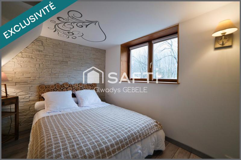 Maison - 233 m² - 12 pièces