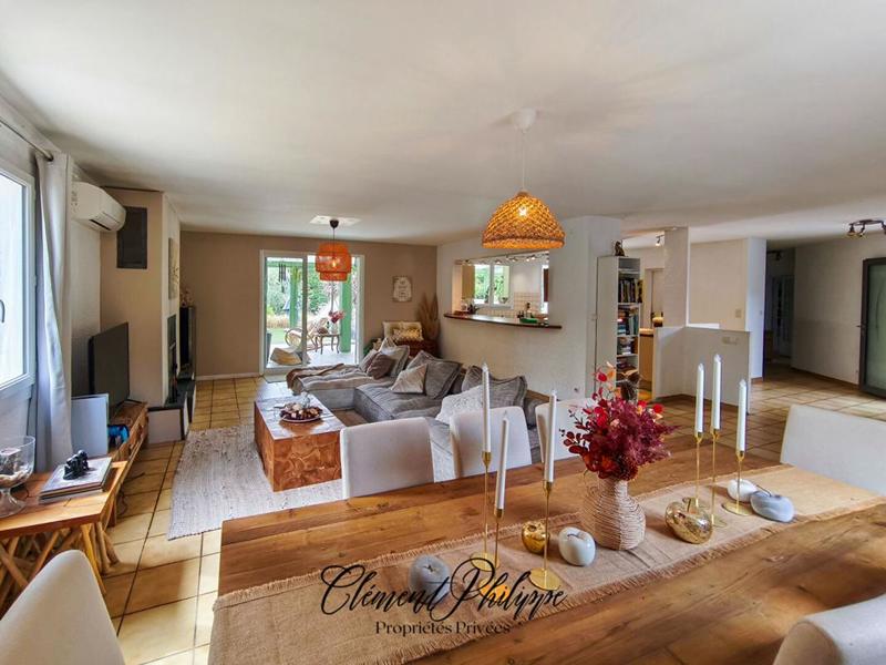 Maison - 167 m² - 7 pièces