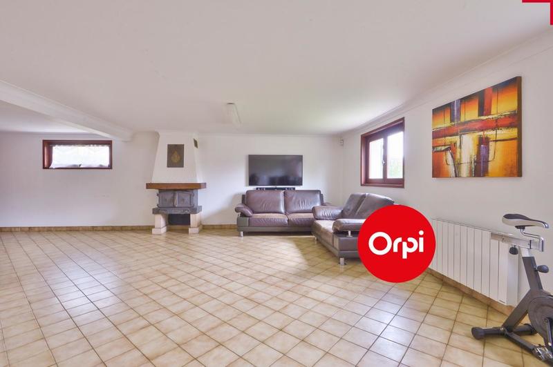 Maison - 256 m² - 6 pièces