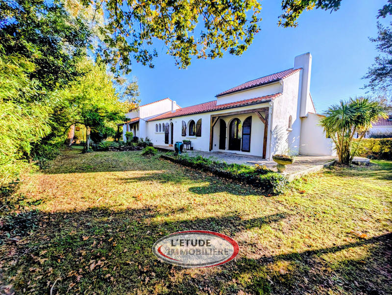 Maison - 180 m² - 7 pièces