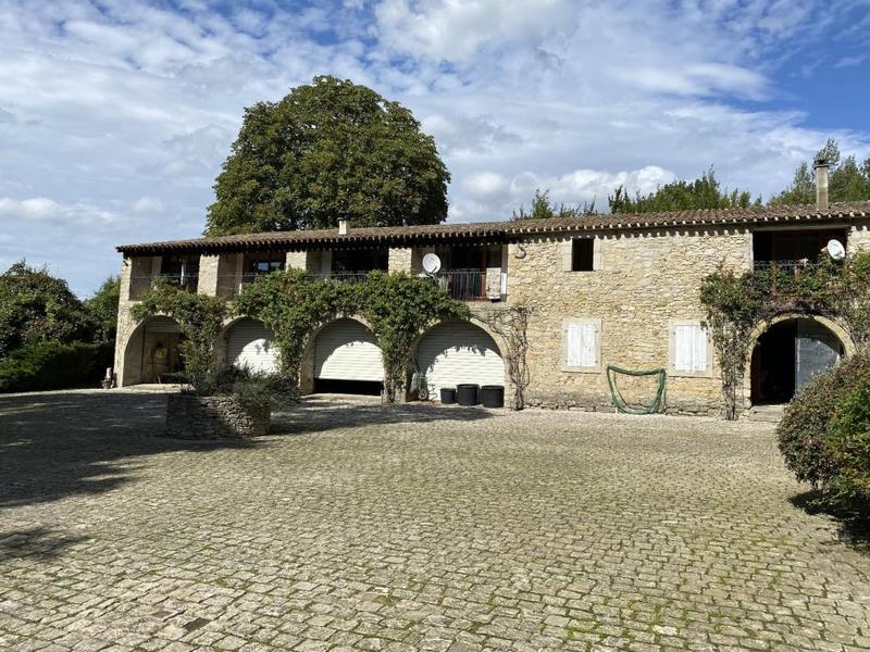 Maison de maîtres - 686 m² - 20 pièces