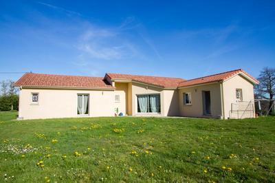 Maison - 137 m² - 6 pièces