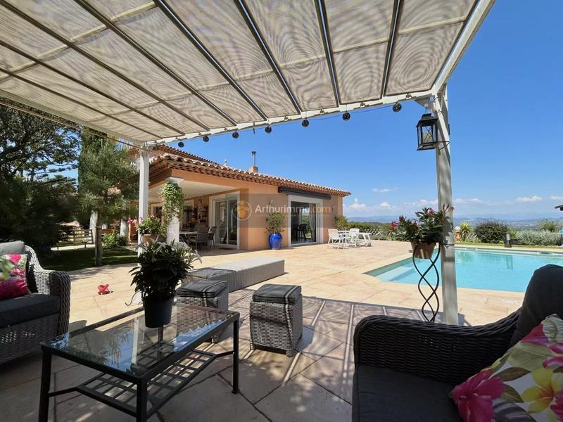 Maison - 220 m² - 6 pièces