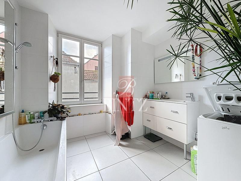 Appartement - 99 m² - 3 pièces