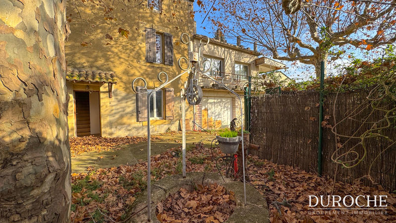 Maison - 224 m² - 7 pièces