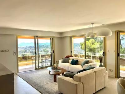 Appartement - 110 m² - 4 pièces