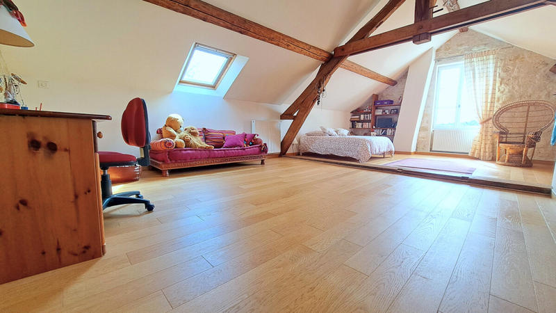 Maison - 201 m² - 7 pièces