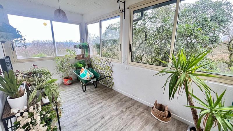 Maison - 215 m² - 6 pièces