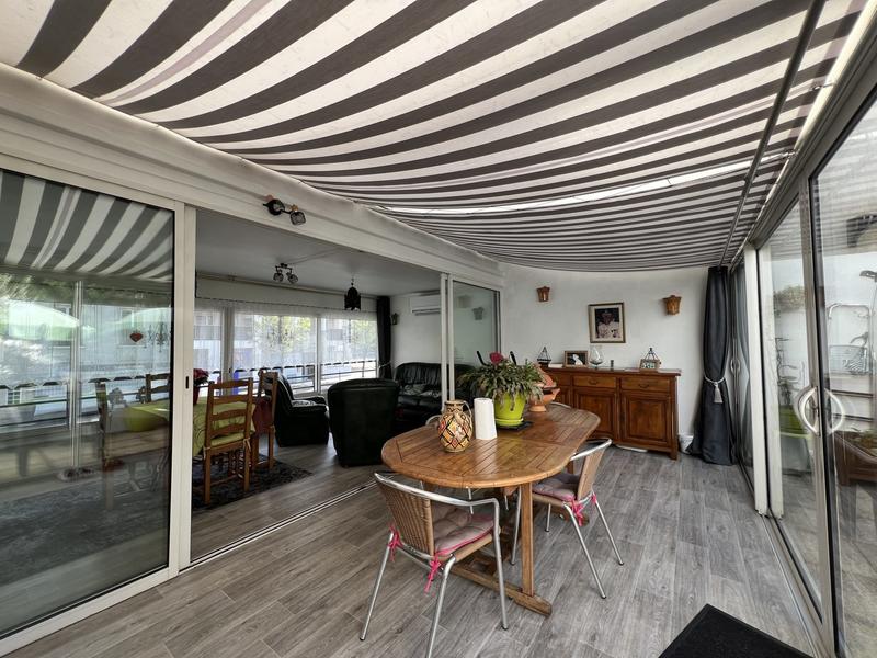 Appartement - 100 m² - 5 pièces